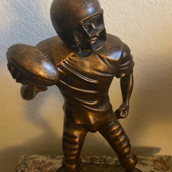 Bronze 17” Football Player Quarterback Decor Man Cave Sculpture On Textured Base - Picture 5 of 13